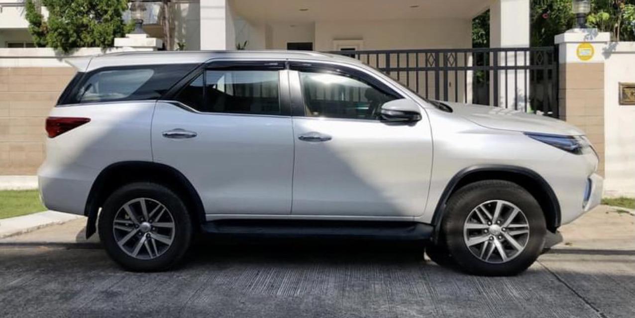 Toyota Fortuner 4 WD 2.8 year 2017 1