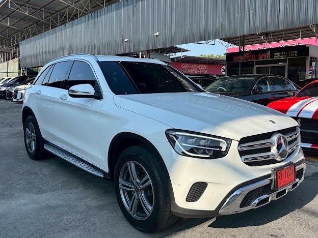 Benz GLC220d ปี 2023 สีขาว ไมล์น้อย รูปที่ 1