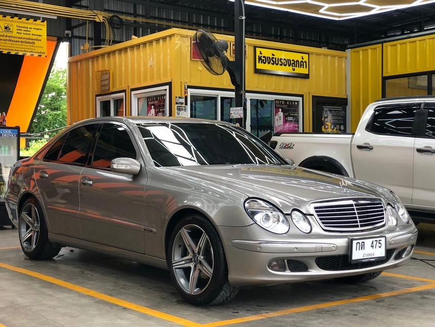 W211 e220 CDI diesel ปี2005 ฝาดำ ไมล์169,000โล ไฟหน้าxenon ตัวelegance กันชนรอบคันคิ้วโครมเมี่ยม มีparktronic (เซ็นเซอร์กันชนหน้าหลัง )