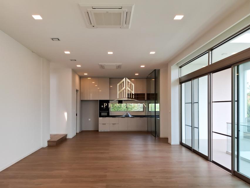 VIVE Rama 9 â Luxurious 3-Story Home in Modern Japanese Design 5