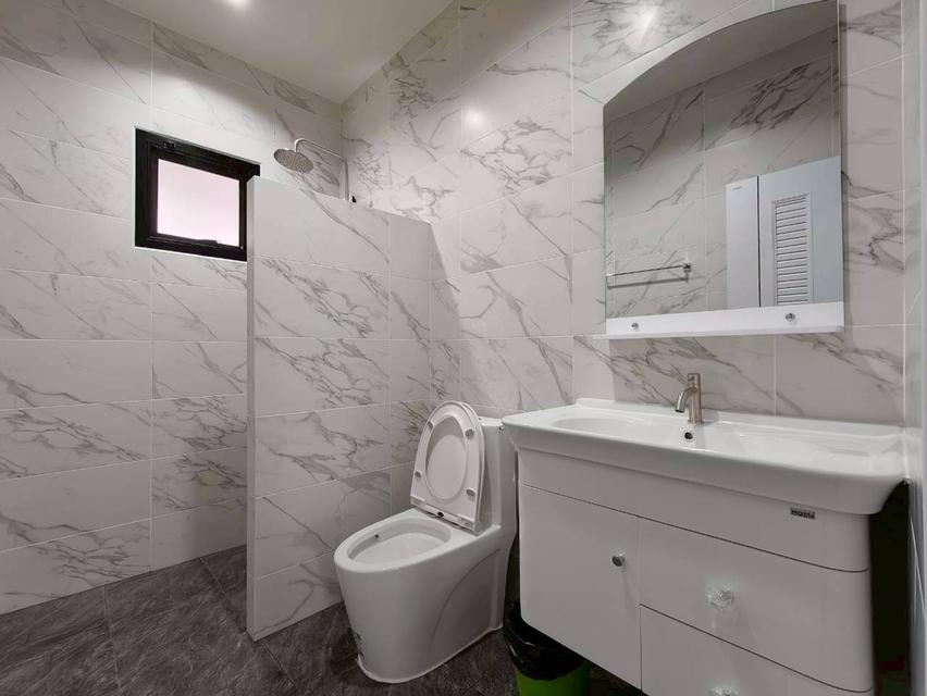 🏡 บ้านเดี่ยวหลังใหญ่ 304 ตร.ม. ทำเลรวมโชค ใกล้ รร.ต้นกล้า เพียง 1.5 กม. Spacious 4-Bedroom House - 304 sq.m., 3 mins to Tonkla School & Ruamchok 17