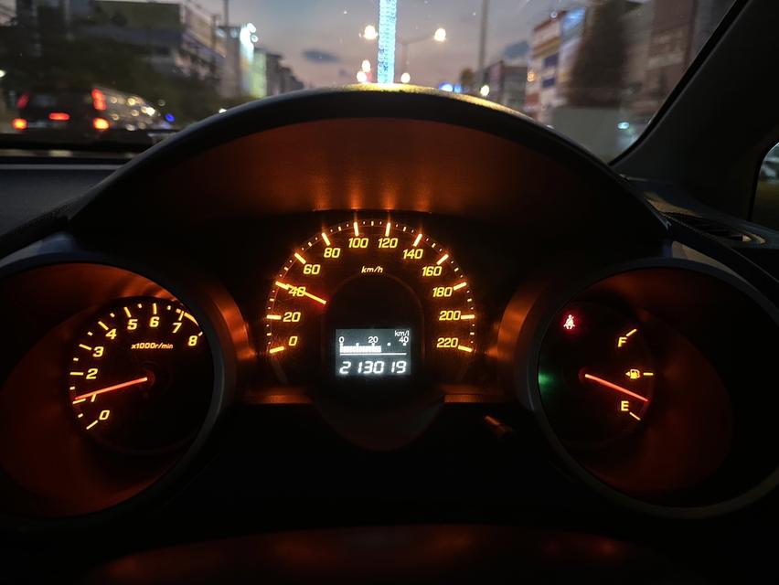 Honda Jazz 1.5 SV AT 2011 รูปที่ 20