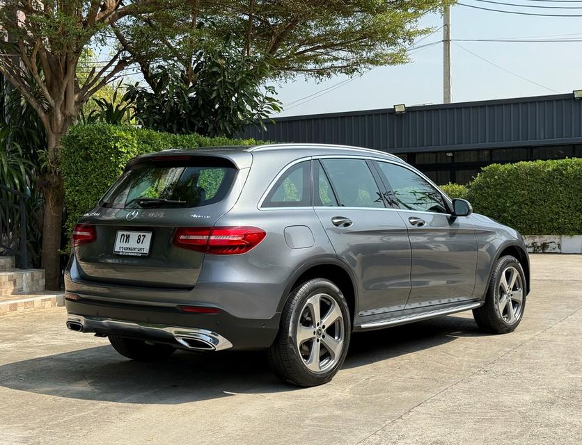 2019 BENZ GLC 250 รถมือเดียวออกป้ายแดง วิ่งน้อยเพียง 7X,XXX กม รถเข้าศูนย์ทุกระยะ ไม่เคยมีอุบัติเหตุครับ 3