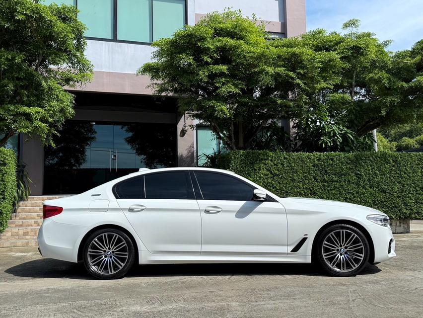 2020 BMW 530e MSPORT รถมือเดียวออกป้ายแดง รถวิ่งน้อย รถเข้าศูนย์ตามระยะ ไม่เคยมีอุบัติเหตุครับ