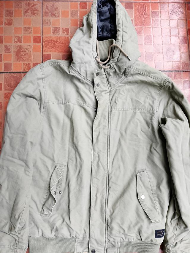Jacget quick silver size L สวย หนา มีฮู้ด