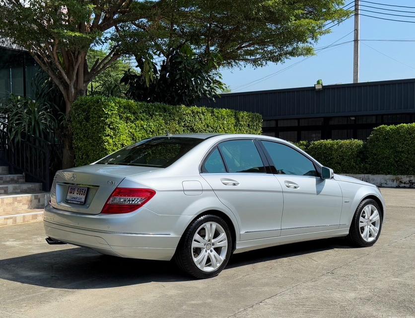 2011 BENZ C CLASS C200 CGI รถมือเดียวออกป้ายแดง รถวิ่งน้อย ประวัติศูนย์ครบ ไม่เคยมีอุบัติเหตุครับ 3