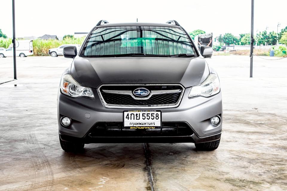 Subaru Xv 2.0 AWD สีเทา ปี 2015 แร๊ปกันรอยสีเทาด้านไว้ทั้งคัน