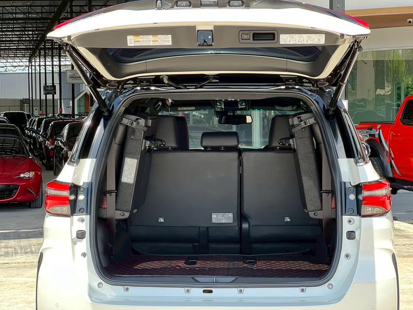 TOYOTA FORTUNER 2.4 LEGENDER BLACK TOP ปี 2022  18