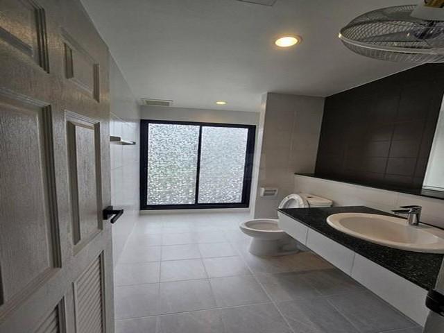 PB5351 ให้เช่าบ้านเดี่ยว ซอยรามคำแหง 94 โครงการ Aqua Divina เฟอร์นิเจอร์/เครื่องใช้ไฟฟ้า พร้อมเข้าอยู่ ใกล้รถไฟฟ้า ใกล้ห้างสรรพสินค้า 13