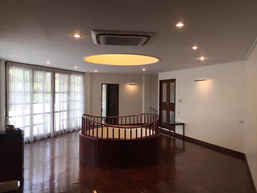 ให้เช่าบ้านเดี่ยว 2 ชั้น หลังใหญ่ 340 ต.ร.วา ซอยปรีดีพนมยงค์14 ถนนสุขุมวิท71 ใกล้เอกมัย ทองหล่อ จอดรถได้ 15 คัน 3