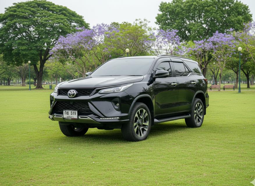 🔥ฟรีดาวน์ รถสวยมือเดียว ปีใหม่ ขับดีมาก Toyota FORTUNER 2.4 Legender 2WD AT ปี 2022