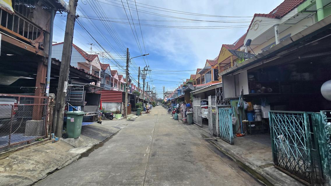 ทาวน์เฮ้าส์2ชั้น หลังริม พท.21 ตร.ว หมู่บ้านบัวหลวง1 หนามแดง ใกล้เมกาบางนา ถนนบัวนครินทร์ บางพลี สมุทรปราการ 19