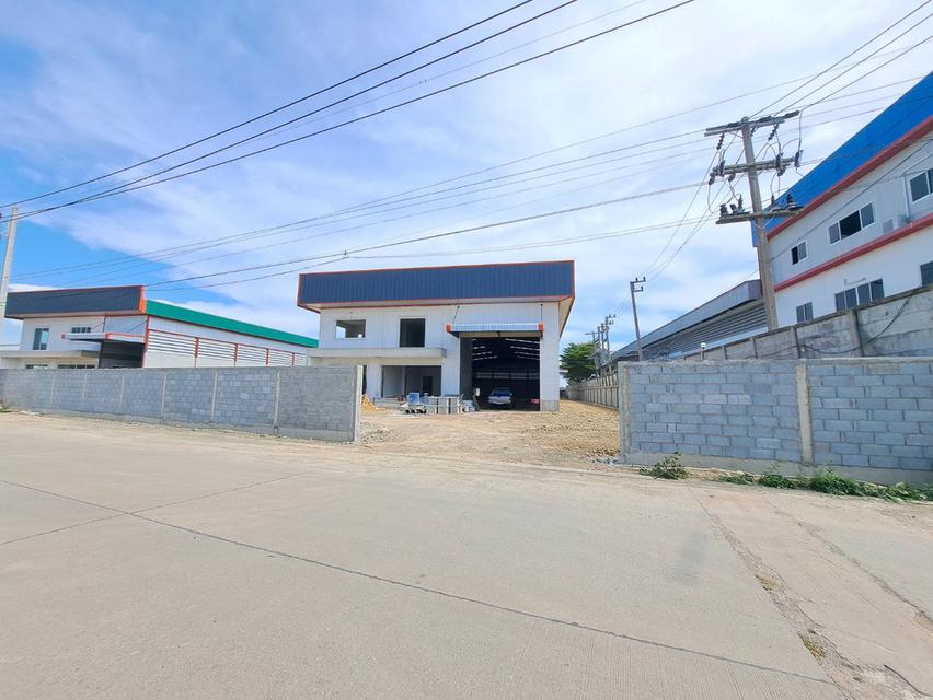 ขายโรงงานพร้อมออฟฟิศ 2 ชั้น 1 ไร่ 20วา 20 ล้าน ถนนกว้าง รถตู้คอนเทนเนอร์เข้าออกสะดวก กระทุ่มแบน สมุทรสาคร ซอยพันธุวงษ์ 11