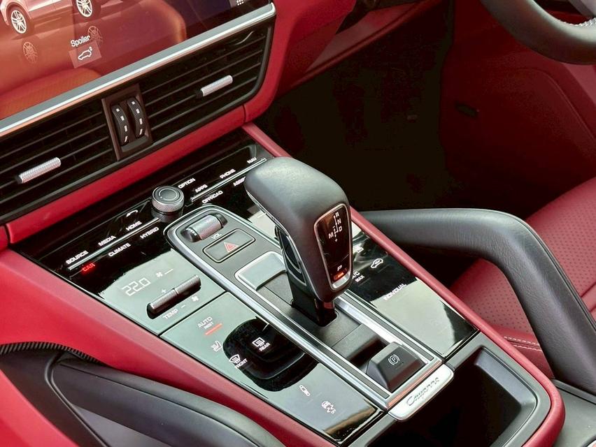 Porsche Cayenne Coupe Hybrid Sport Design ปี 2021 รูปที่ 18