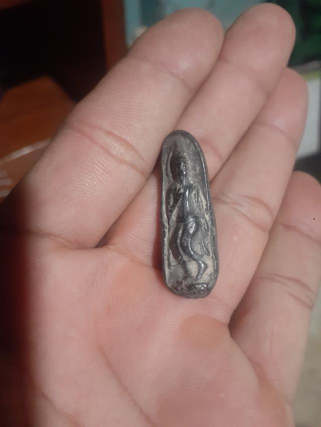 พระลีลาสรรค์ยืน เนื้อดินดำ