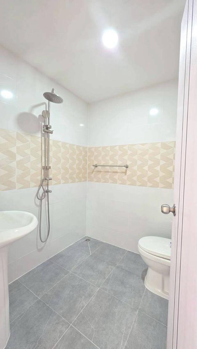 🍒หมู่บ้านอิมพีเรียลเพลส-ซอยลาดปลาดุก🍒ทาวน์เฮ้าส์ 2 ชั้น หลังตลาดJAS GREEN  ห่างจากกาญจนาภิเษกเพียง 2 กิโลเมตร ถนนเมนในโครงการกว้าง12 เมตร 16