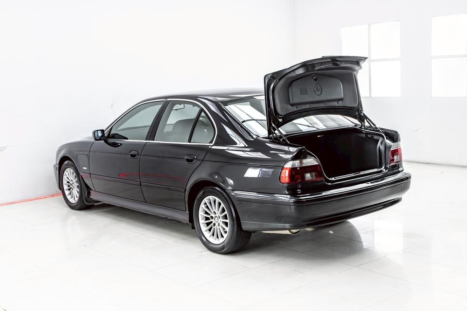 BMW SERIES 5 523iA E39 2001  8