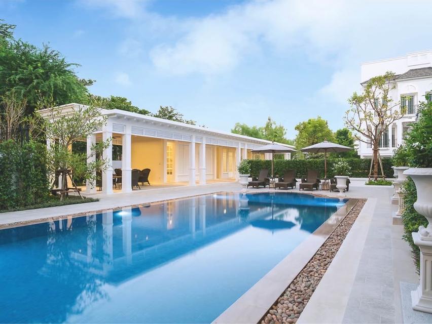 ให้เช่าทาวน์โฮมหรู 3 ชั้น หมู่บ้านลีออง ตั้งอยู่ในซอยสุขุมวิท 62 2