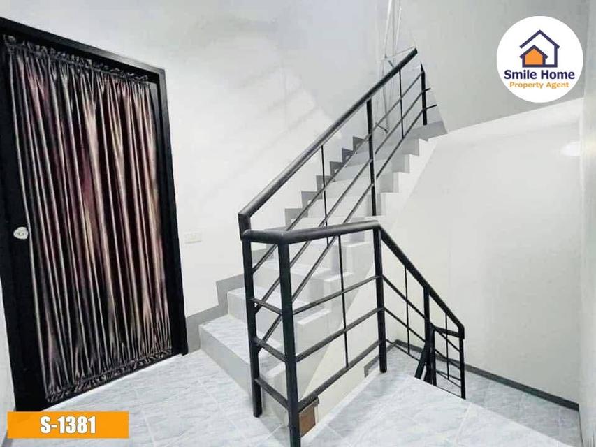 บ้านแฝด 3 ชั้น หมู่บ้านแสงอรุณ เฉลิมพระเกียรติ ร.9 ซอย 28 ใกล้สวนหลวง ร.9 5