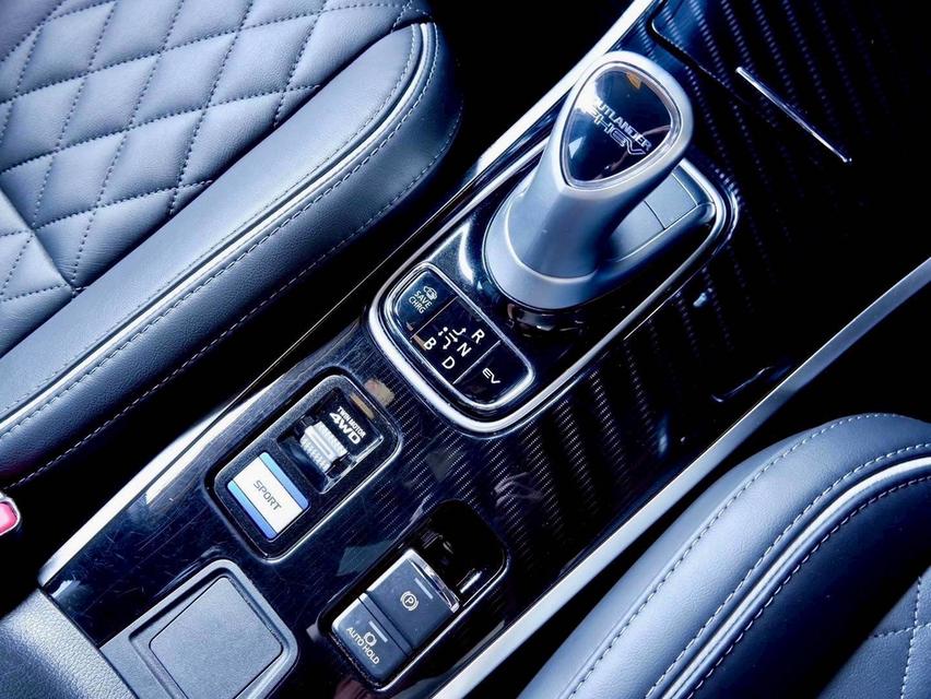 รหัสรถ PR1717 Mitsubishi Outlander PHEV ( มือเดียว ) GT-Premium Top Fulloption 13