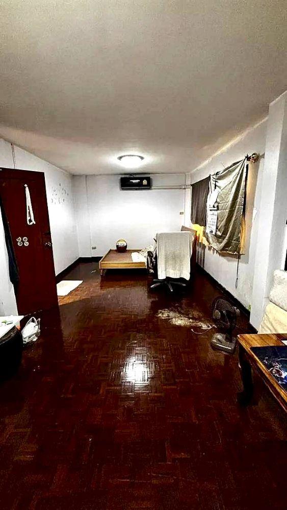 ขายทาวน์เฮ้าส์ 2 ชั้น หมู่บ้านรัตนาวลัย ดอนเมือง ซอยประชาอุทิศ 17 ใกล้รถไฟฟ้าสายสีแดง ถูกสุดในย่านนี้ เจ้าของขายเอง 5