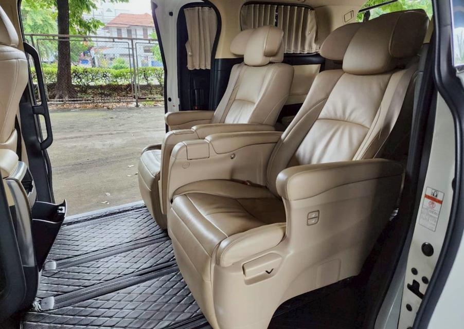 Toyota VELLFIRE 2.5 HEV E-FOUR ปี 2015  6