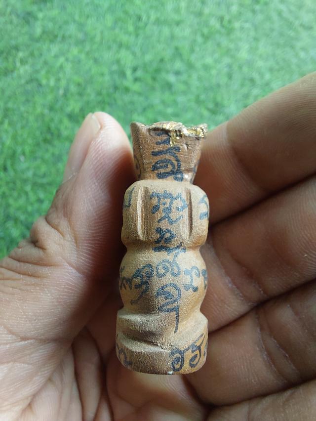 ลิงค้าขายหลวงพ่อโปร่งวัดพุตะเคียนชุมพร