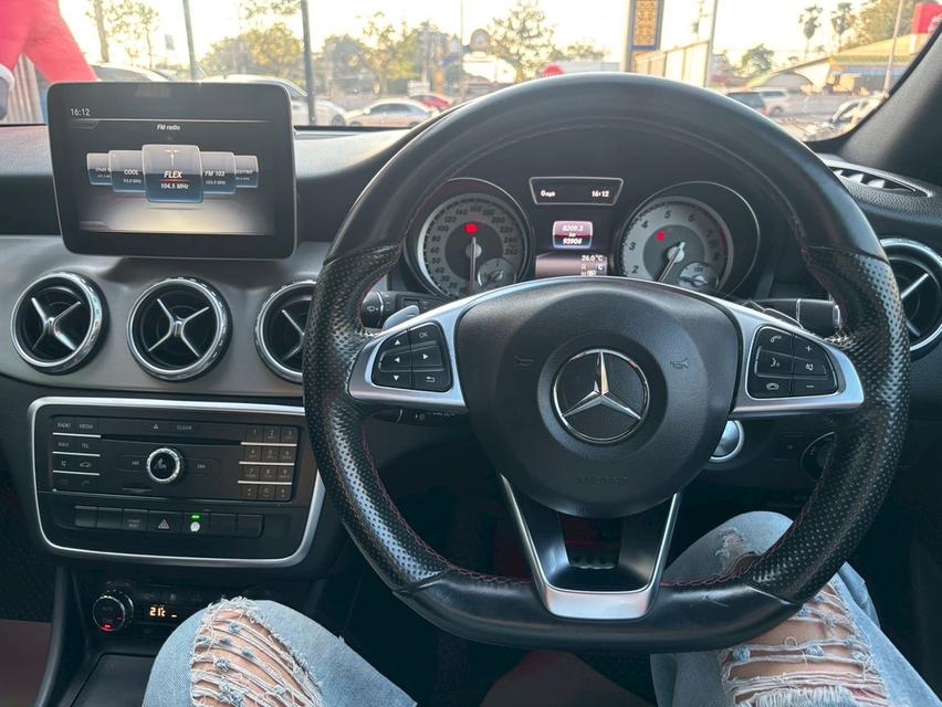 รหัสรถ KPV39 2017 BENZ GLA 250 AMG Dynamic สีน้ำเงิน 5