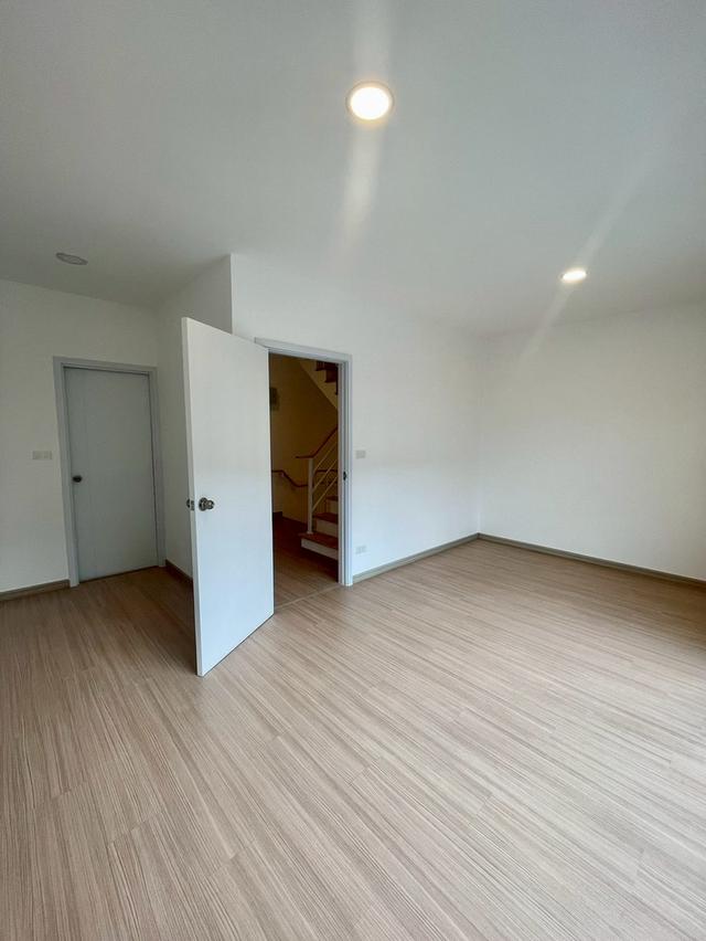 ทาวน์โฮม อาคารพาณิชย์ 18