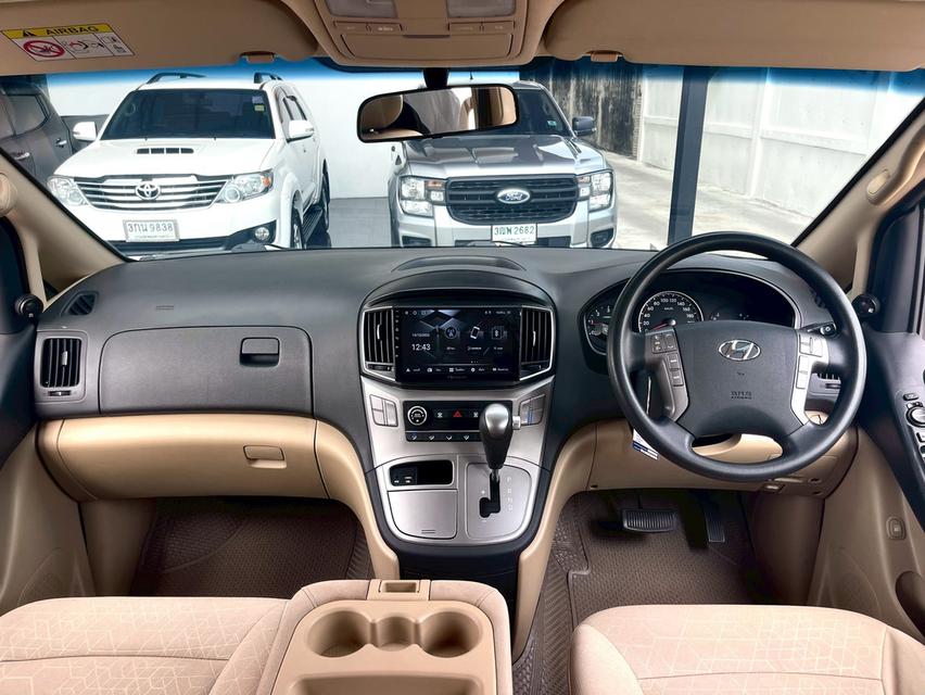 Hyundai H1 2.5Touring ปี18 11