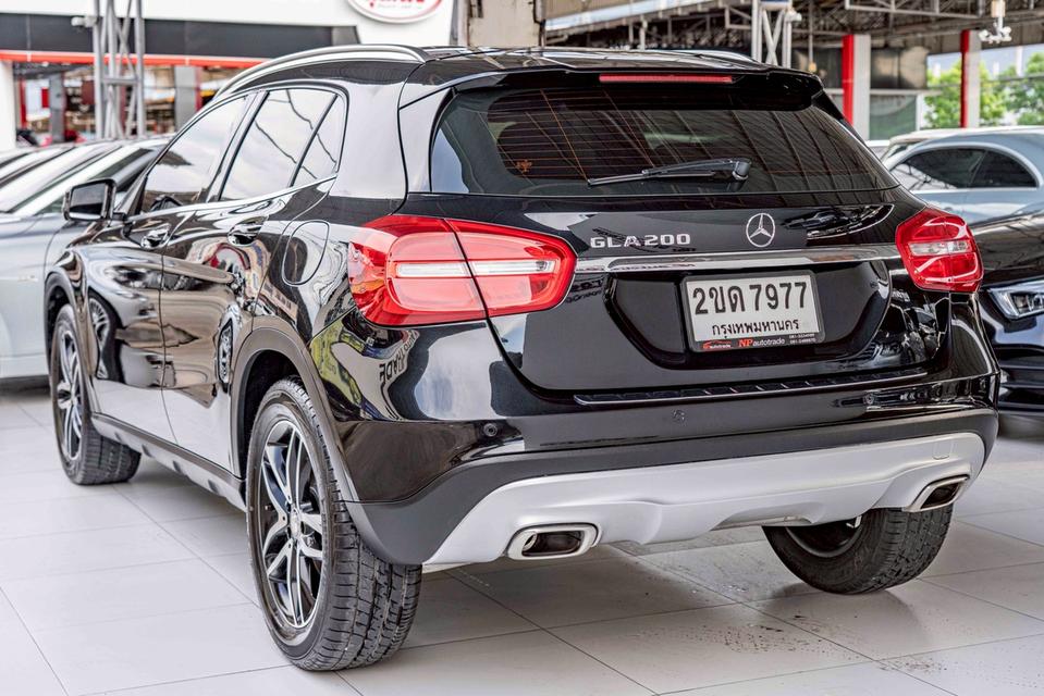 รหัสรถ NP7977 BENZ GLA200 1.6 2017 10
