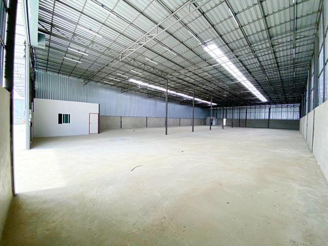 รร.ทานตะวันไตรภาษา 3.1 กม. ให้เช่าโกดัง ออฟฟิศ 1,105ตร.ม. ตลาดแครายพลาซ่า 380ม. 300ตร.วา. 1 ออฟฟิศ 1 น้ำ ถ.เอกชัย เลียบค 8