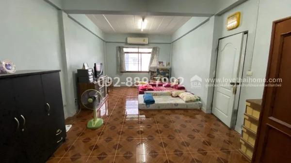 ขายตึกแถว 3 ชั้น บางบัวทอง หมู่บ้าน ป.ผาสุขนิเวศน์ ถนนกาญจนาภิเษก มี 3 คูหาติดกัน ทำเลค้าขาย ใกล้เซ็นทรัลเวสต์เกต พื้นที่รวม 48 ตร.ว.  หลังมุม 7
