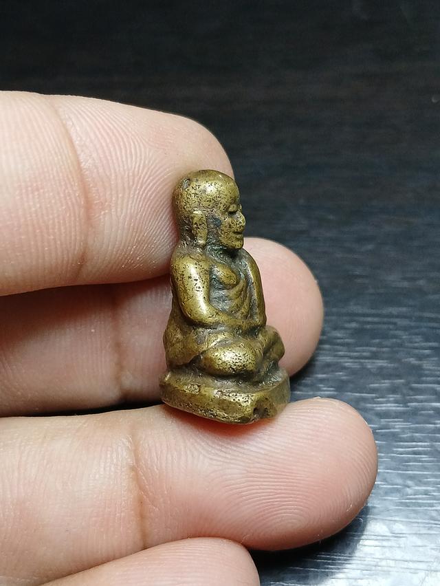 หลวงพ่อเงิน วัดบางคลาน 4