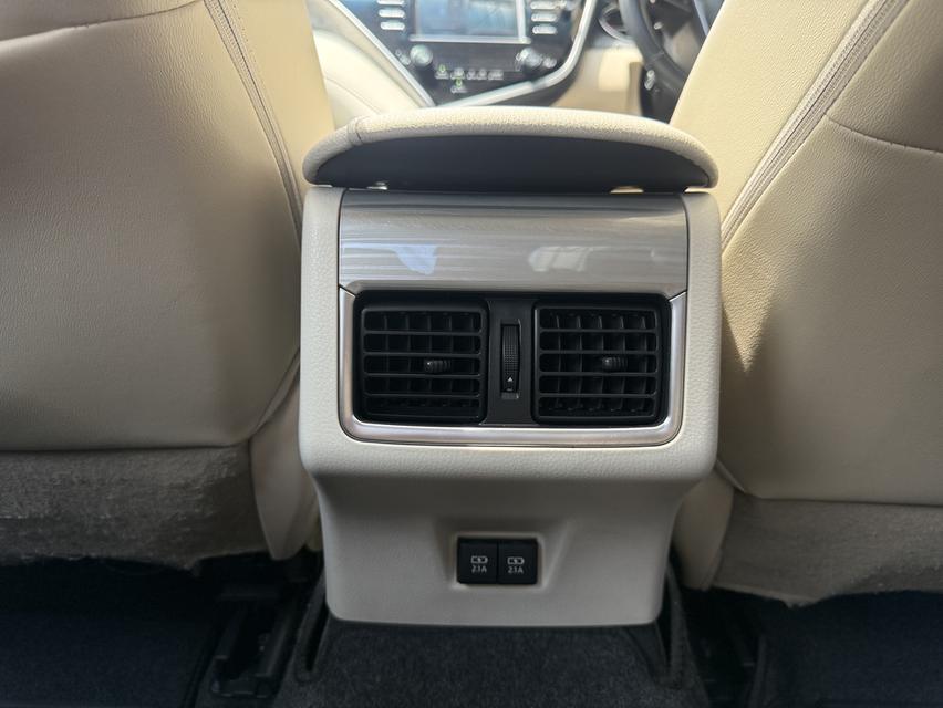 2019 Toyota Camry Hybrid2.5 hv รูปที่ 6