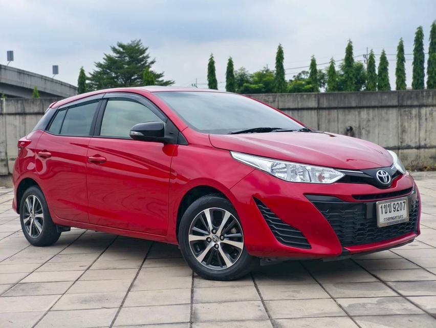 TOYOTA YARIS 1.2 MID Hatchback สีแดง ปี 2020