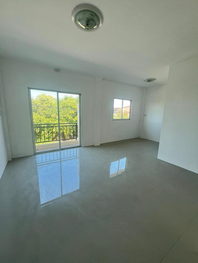 ทาวน์โฮม 3ชั้น หมู่บ้านเพชรทวี พุทธมณฑล สาย5 5