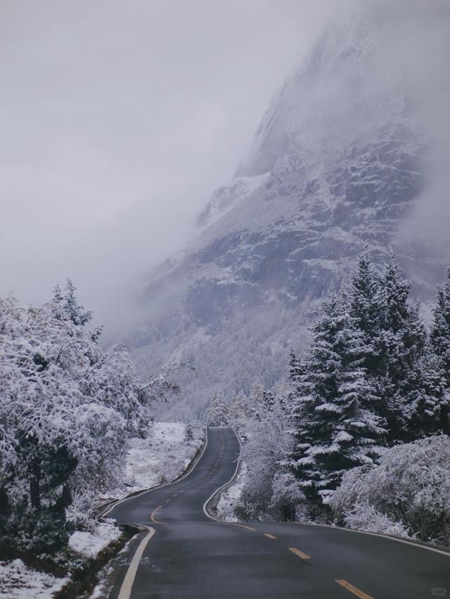 เที่ยว จิ่วจ้ายโกว ภูเขาสี่ดรุณี เฉิงตู นั่งรถไฟความเร็วสูง 6วัน 5คืน 5