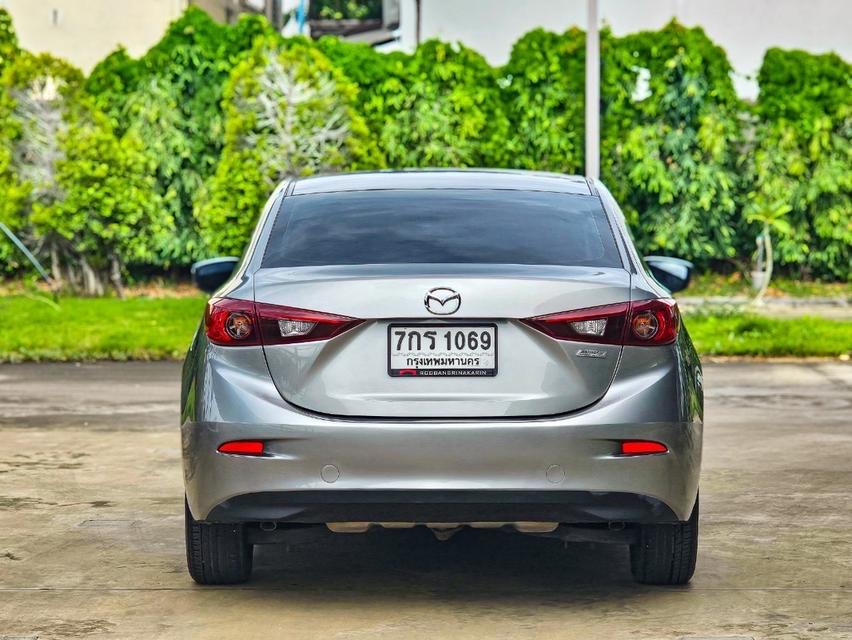 Mazda3 8