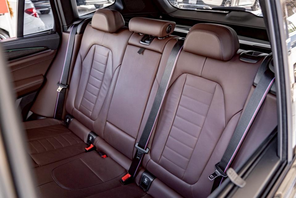 รหัสรถ NP8371 รุ่นรถ : BMW X3 XDRIVE30e M SPORTปีรถ : 2023 รูปที่ 13