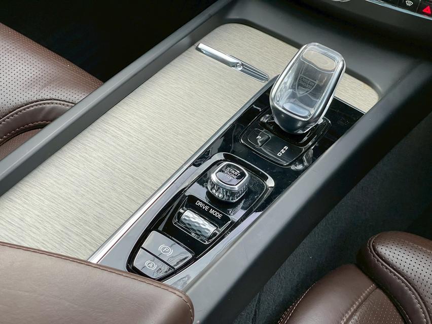 รหัสรถ PJP4229 2020 VOLVO XC60 T8 Inscription  14