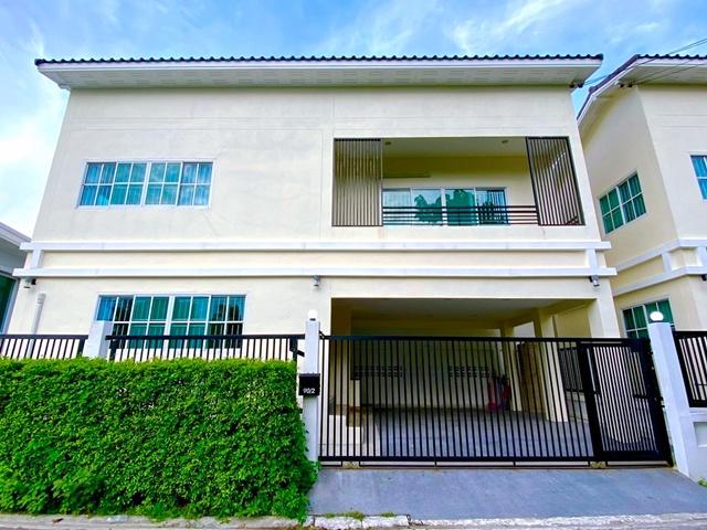 ให้เช่าบ้านเดี่ยว 2 ชั้น 30 ตร.วา. 120 ตร.ม.บ้านสวย ทำเลดี 2-3นอน 2 น้ำ รร.นานาชาติ ตลาดถนอมมิตร 2.3 กม.MRT รามอินทรา กม