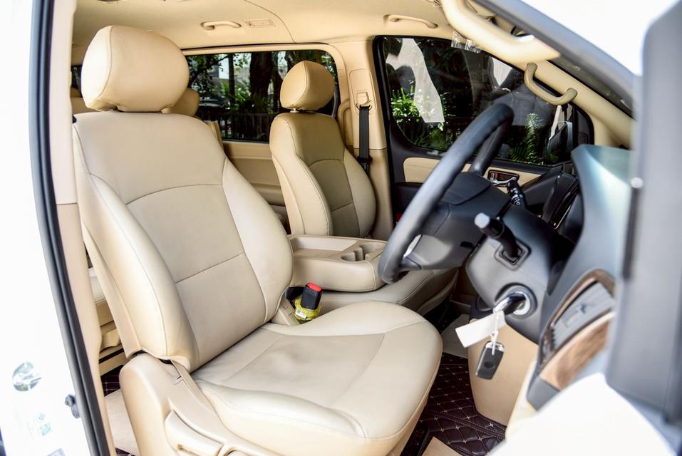 รหัสรถ CBL982 HYUNDAI H-1 2.5 Elite NS AT 2023 9
