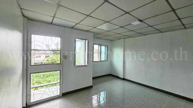 ให้เช่า ทาวน์เฮ้าส์ 3 ชั้น ซอย พิบูลสงคราม 22 ใกล้ MRT แยกติวานนท์ รีโนเวทใหม่พร้อมอยู่ 18