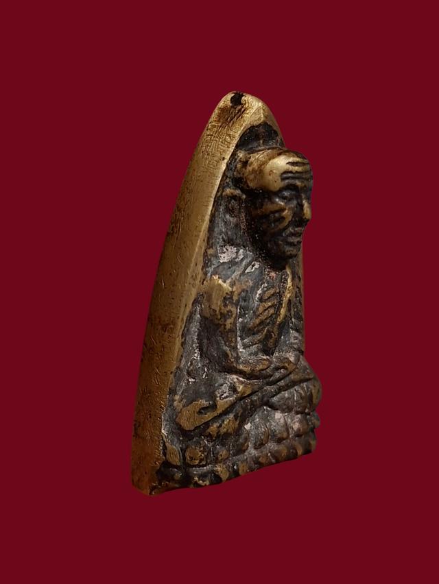 หลวงปู่ทวดเตารีด เนื้อเหลือง 05 รูปย่อยที่ 2