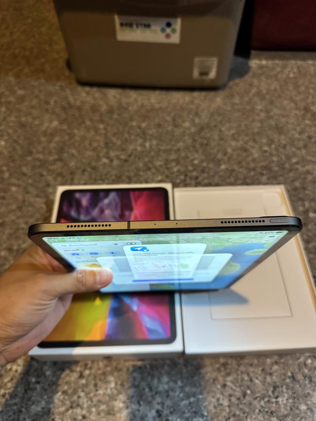 ขายiPadPro11นิ้วสีดำ256กิ๊กWifi Celluer ใส่ซิมได้ยกกล่องไร้รอยตกใช้งานดีทุกๆฟังชั่นถูกๆ