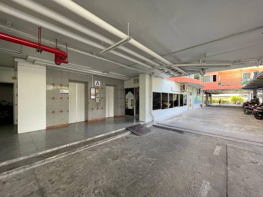 ขายคอนโด ซอยอ่อนนุช 21/1 ถนนสุขุมวิท 77 โครงการบ้านชมดาว (Baan Chom Dao) ห่างจาก BTS อ่อนนุช เพียง 1.62 กิโลเมตร  คอนโดกว้างเปิดโล่ง ลมเย็นทั้งวันเลย 13