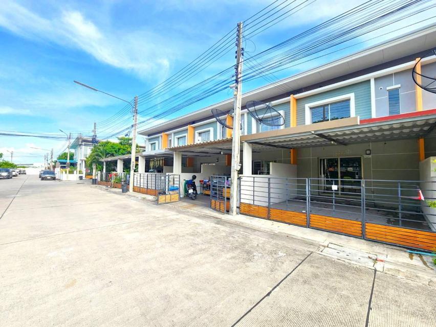 ให้เช่า ทาวน์โฮม HS041 พร้อมเฟอร์ เดินทางสะดวก ติดถนนเมน มบ ไลท์ โฮมทาว์น 128 ตรม 20.6 ตรว บ้านบึง ชลบุรี ทำเลดีใกล้ โลต 1
