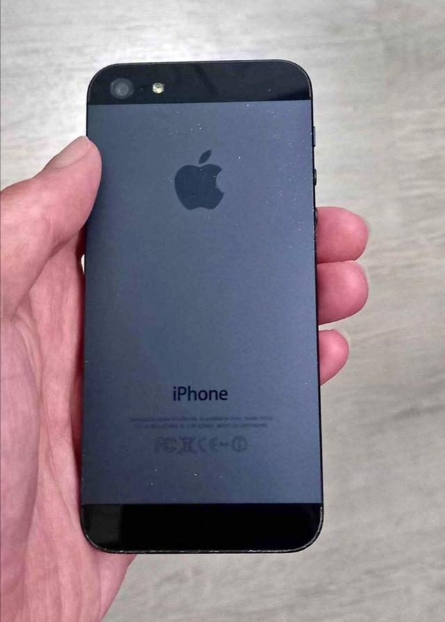 ไอโฟน 5 สีดำ