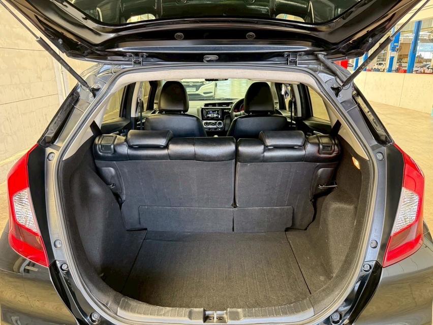 Honda Jazz 1.5S 2018🔥ลดราคา🔥 จากราคาเดิม 368,000 บาท เหลือเพียง 348,000 บาท 12